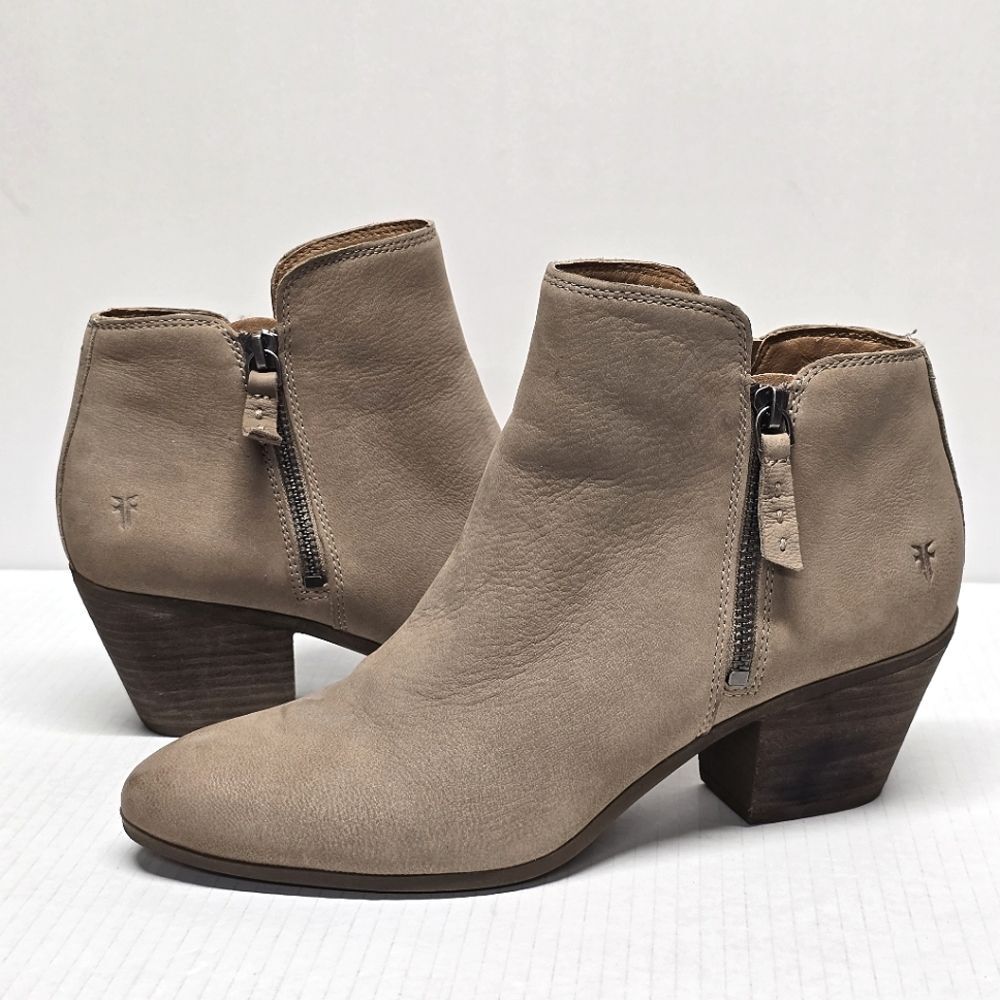 Frye “Judith double zip” Taupe grey Leather Ankle Booties Boots 9